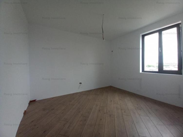 Apartament cu 3 camere semidecomandat în Ștefăneștii de Jos