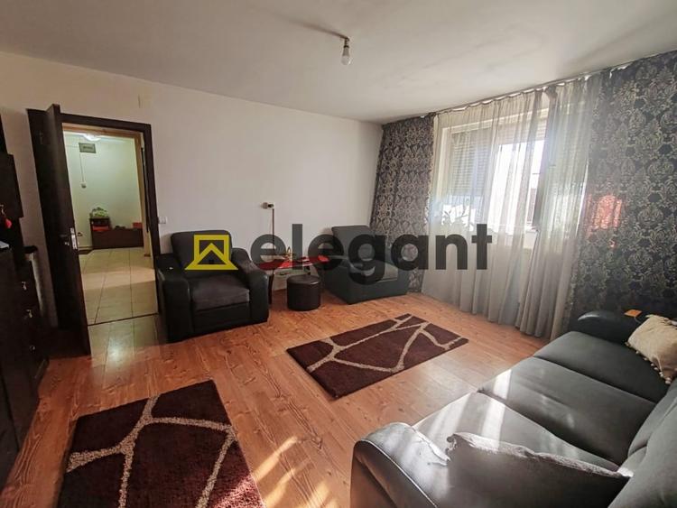Apartament cu 3 camere semidecomandat, mobilat în Rovine