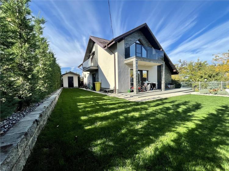 Casă cu 4 camere cu Teren 500 Mp în Miroslava