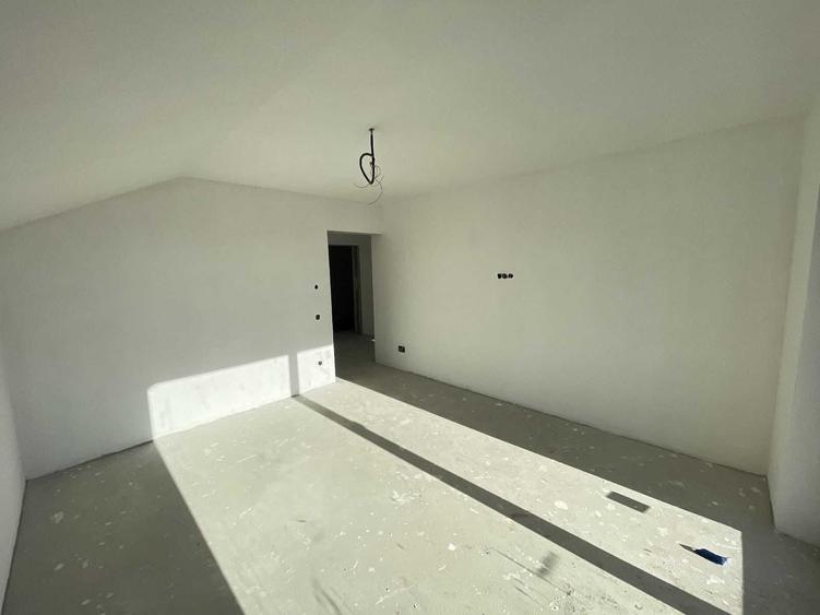 Casă cu 4 camere în Feleacu