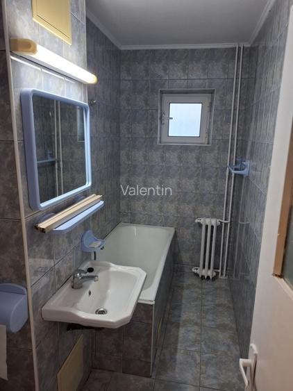 Garsoniera la etajul 1 | Zona linistita, Str. Lanariei, Pitesti