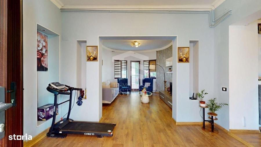 Apartament cu 3 camere decomandat în Romană