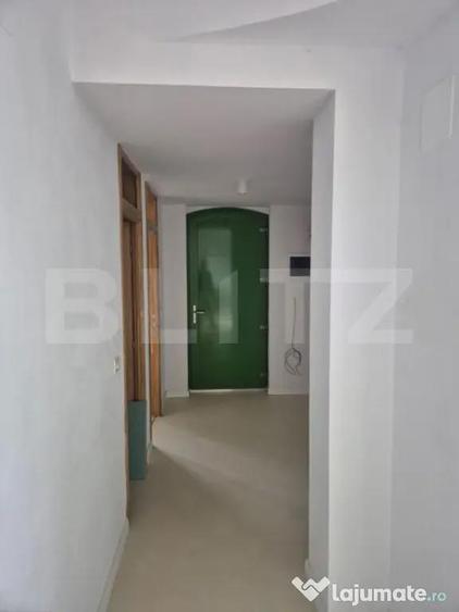 Casă cu 3 camere cu Teren 450 Mp în Central