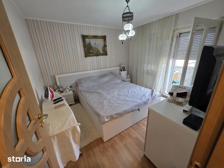 Apartament cu 3 camere decomandat în Alfa