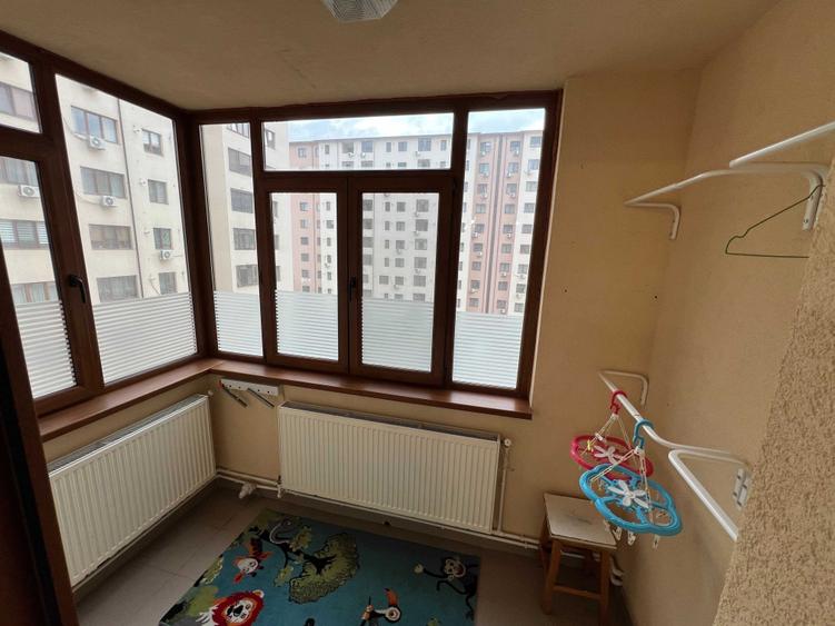 Proprietar inchiriez apartament cu 3 camere, 2 dormitoare, 2 bai, loc parcare, centrala, AC, balcon, camera dresing - 1