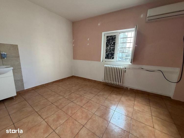 Casă cu 4 camere cu Teren 60 Mp în Vitan