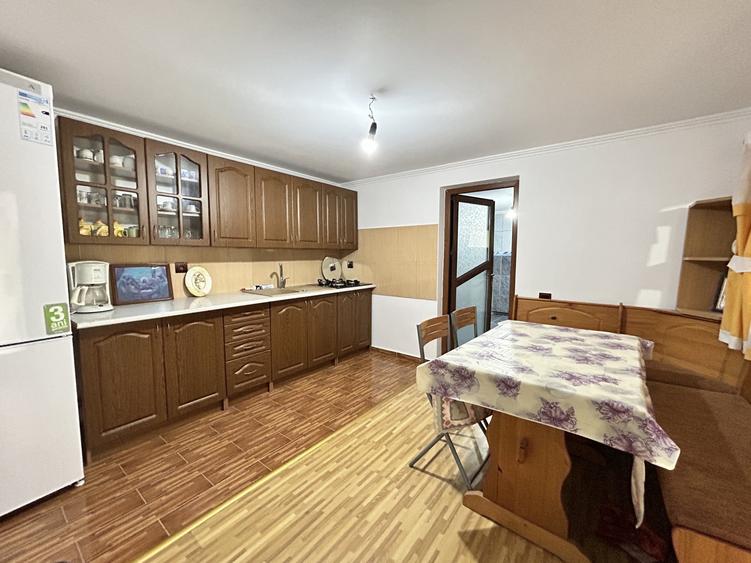 Casă individuală cu 6 camere cu Teren 1150 Mp în Zidurile