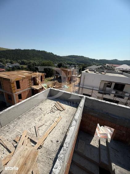 Casă cu 4 camere cu Teren 400 Mp în Luna