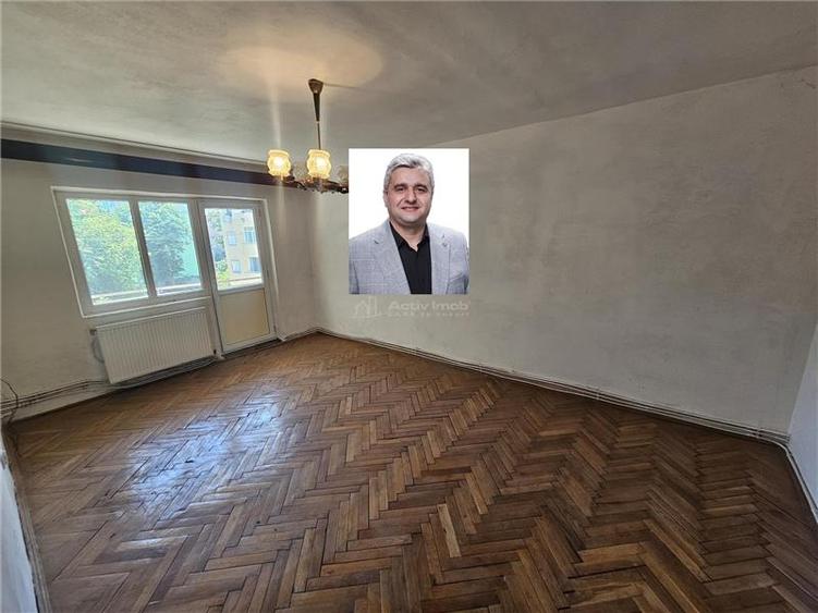 Apartament cu 4 camere decomandat în Micro IV