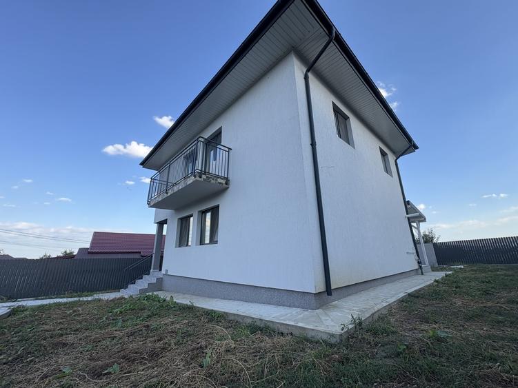 Casă individuală cu 4 camere cu Canalizare în Horpaz