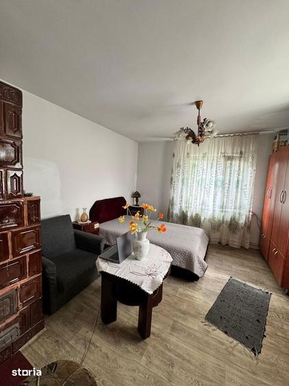 Casă cu 4 camere cu Teren 948 Mp în Brestei