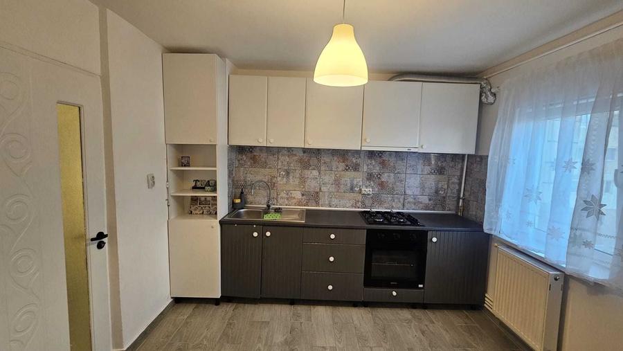 Apartament cu 2 camere semidecomandat în Exterior Vest