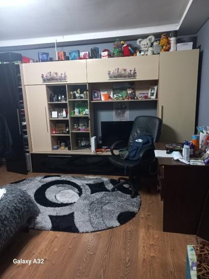 Casă individuală cu 4 camere cu Garaj în Cărăstău