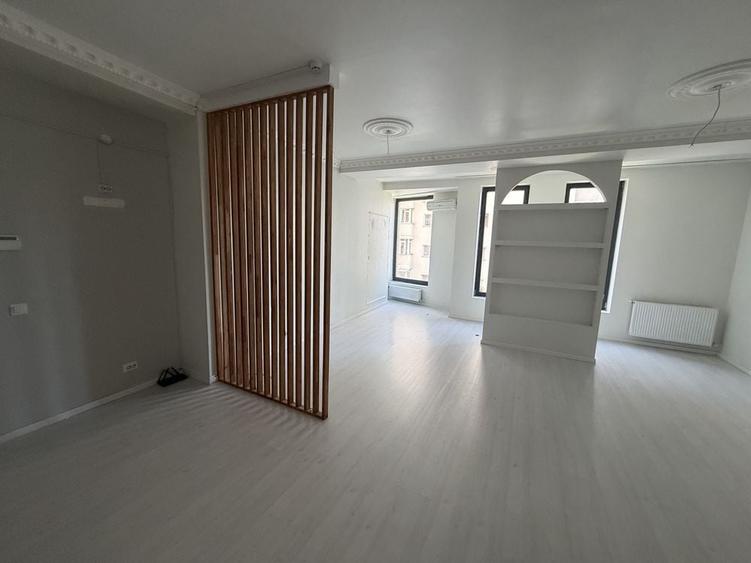 central, 90mp, cladire birouri din 2015, pretabil salon infrumusetare, cabinet etc, 900 euro - 6