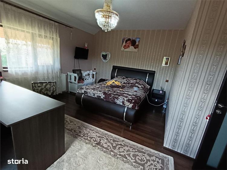 Casă cu 4 camere în Central