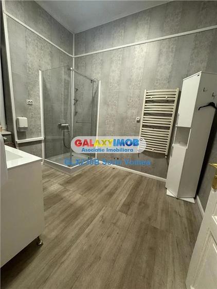 Apartament cu 4 camere semidecomandat în Unirii
