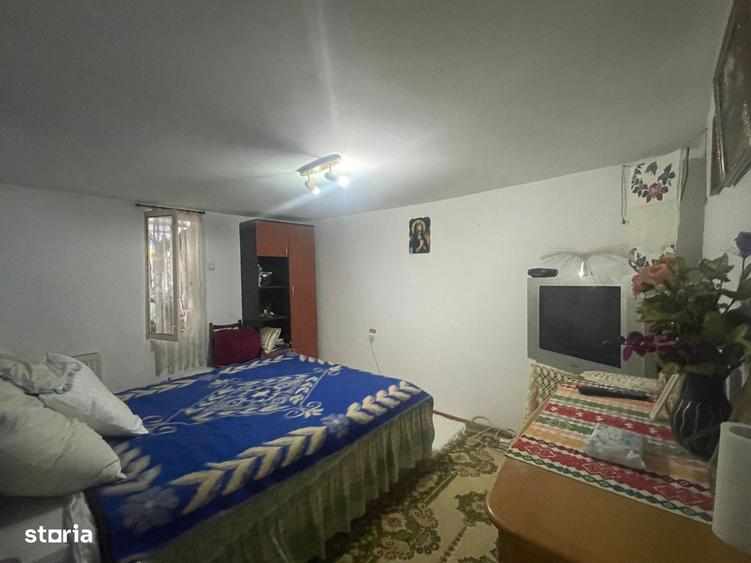 Casă cu 4 camere cu Canalizare în Central