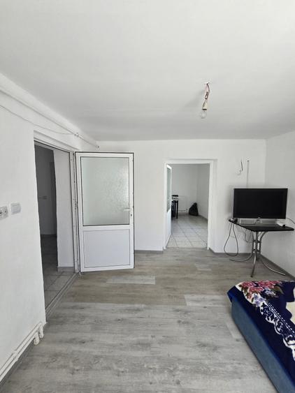 Casă individuală cu 3 camere cu Canalizare în Fratelia