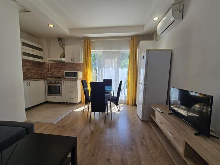 Apartament cu 2 camere semidecomandat în Ștefăneștii de Jos