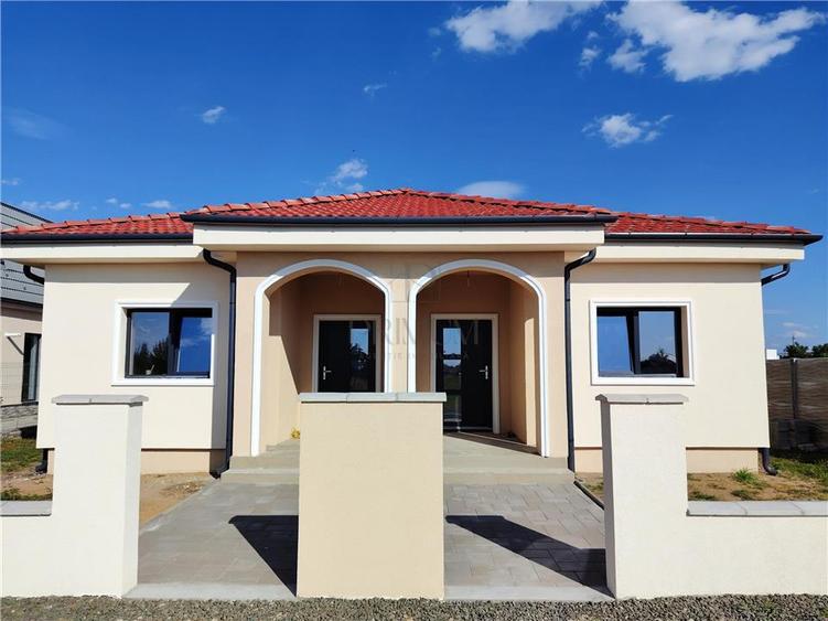 DUPLEX PE PARTER - APROAPE DE ORAS - 80 MP UTILI - 1