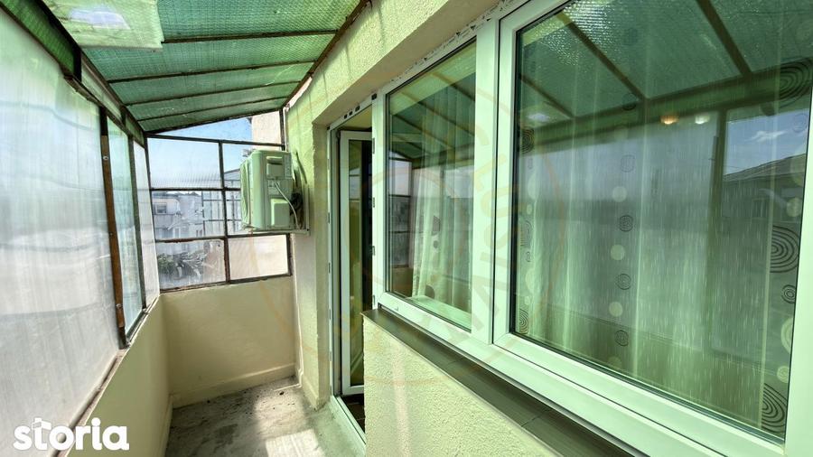 Apartament cu 3 camere semidecomandat în Central