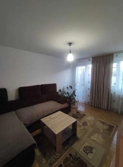 Apartament cu 2 camere decomandat, mobilat în Eroii Revoluției