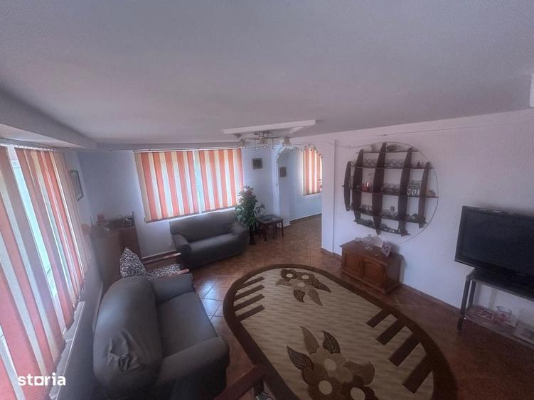 Casă cu 4 camere cu Teren 2000 Mp în Timișești