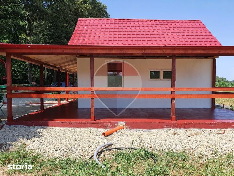 Casă cu 4 camere cu Teren 1000 Mp în Periș