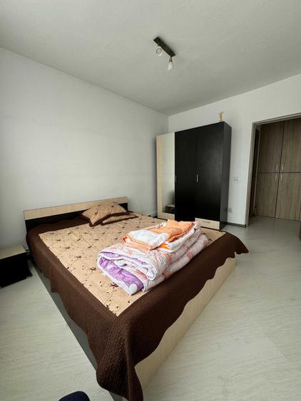 Apartament cu 2 camere semidecomandat în Crâng