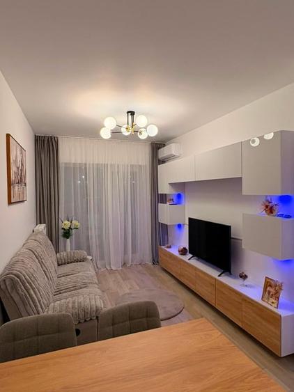 Apartament cu 2 camere semidecomandat în Baza 3