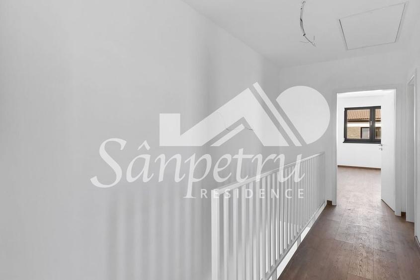 Duplex cu 3 camere cu Canalizare în Sânpetru
