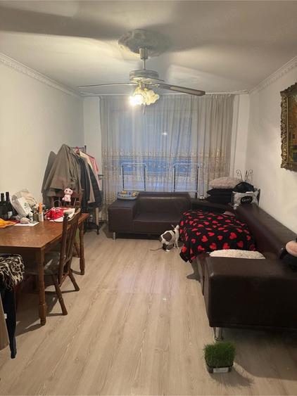 Apartament cu 3 camere decomandat în Dristor