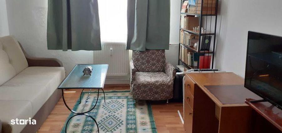 Apartament cu 2 camere semidecomandat în Intim