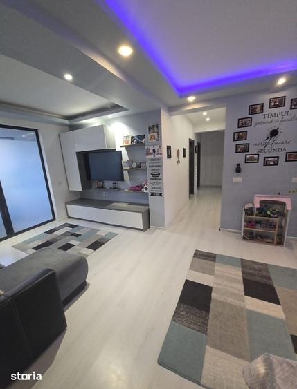 Apartament cu 3 camere în Brăilei