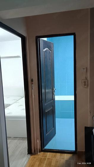 Apartament cu 2 camere semidecomandat în Berceni