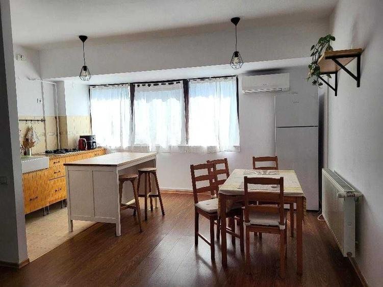Apartament cu 2 camere decomandat în Runcu
