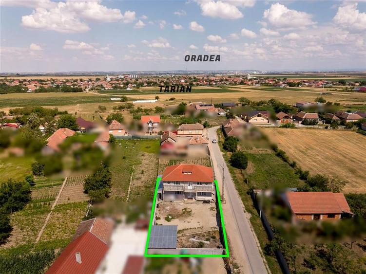Casă cu 8 camere cu Teren 600 Mp în Girișu de Criș