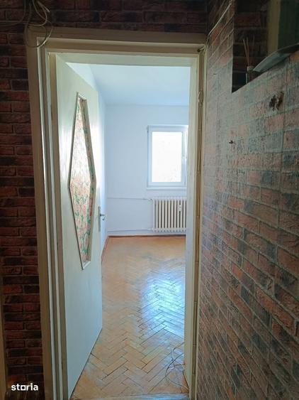 Apartament cu 4 camere în Roșu