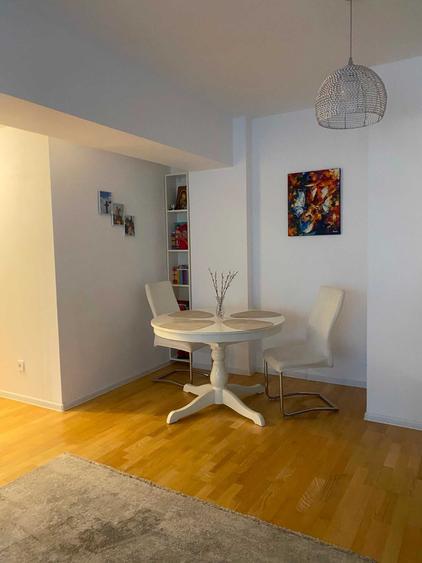 Apartament cu 3 camere semidecomandat în Băneasa
