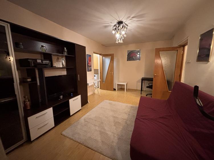 Apartament cu 2 camere semidecomandat, mobilat în Bucur Obor