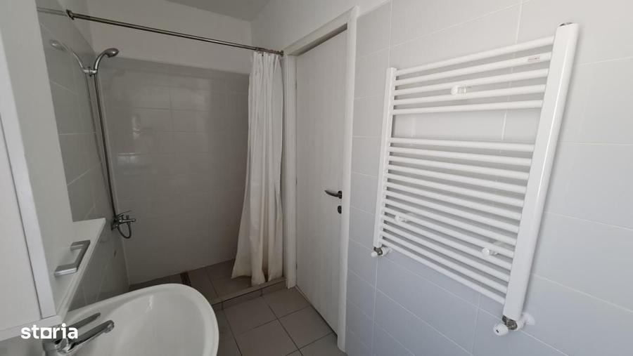 Casă cu 4 camere în Tunari