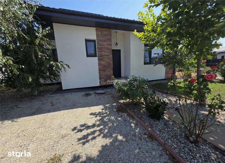 Casă cu 4 camere cu Teren 400 Mp în Corbeanca