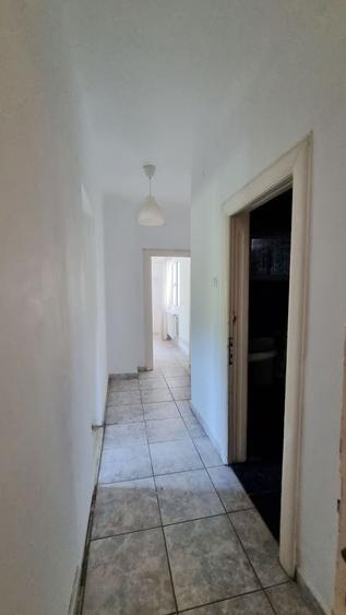 Apartament cu 5 camere în Armeneasca