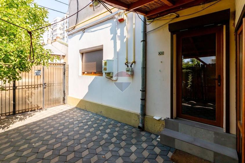 Apartament cu 4 camere semidecomandat, mobilat în Turda