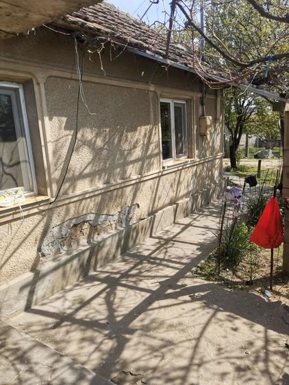 Casă cu 3 camere în Hârșova