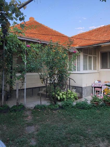 Casă cu 3 camere cu Teren 1100 Mp în Jibou