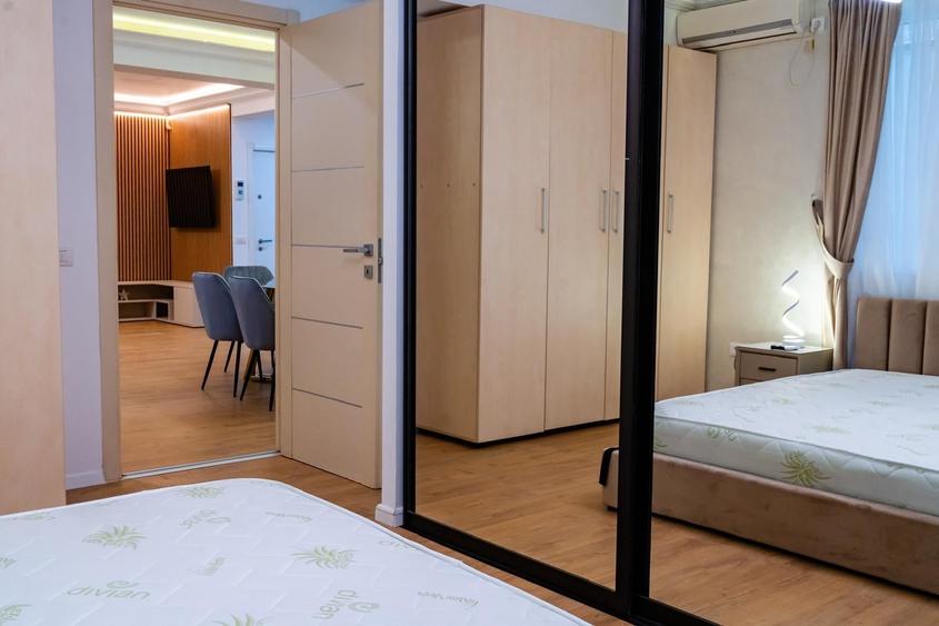 Apartament cu 3 camere semidecomandat în Herăstrău