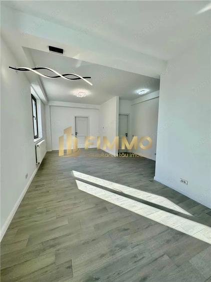 Spațiu comercial, de 18 mp, în Șcheia