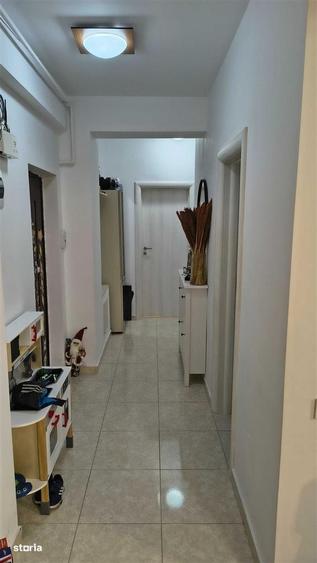 Apartament cu 3 camere decomandat în Dudu