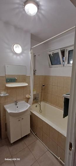 Apartament cu 2 camere semidecomandat în Berceni